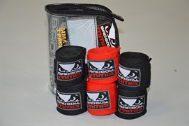 Упаковка бинтов Bad Boy MMA Hand Wrap - бинты рядом с упаковкой